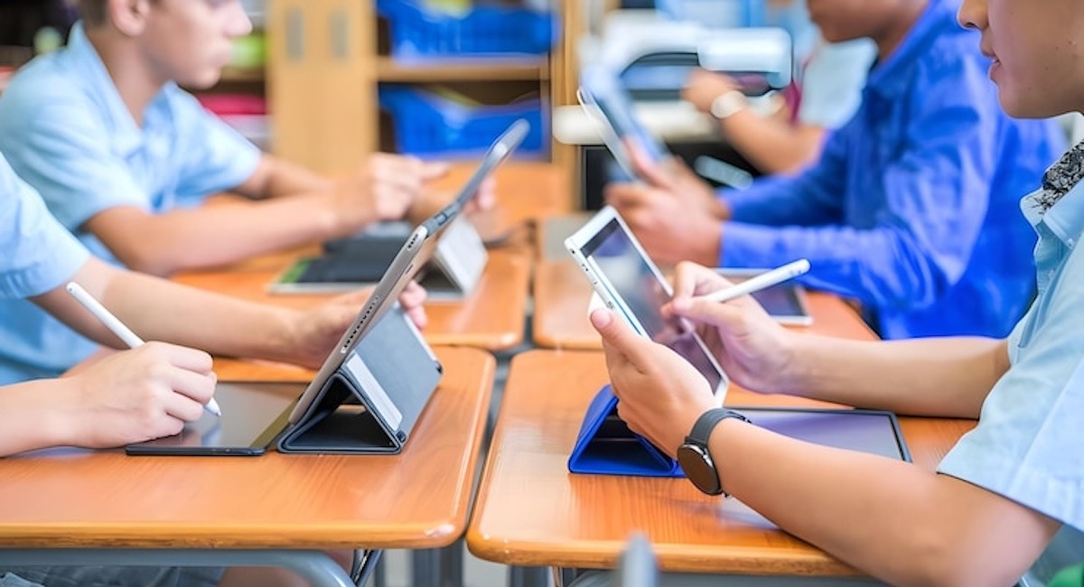 La tecnología en el aula: Beneficios y desafíos del aprendizaje digital